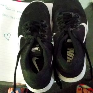 Nike size 6.5 black